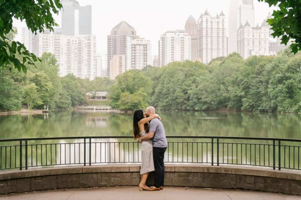couple in Atlanta, GA kissing
